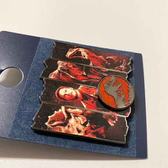 Universal Studios Jurassic World Red Pin New - Picture 6 of 11
